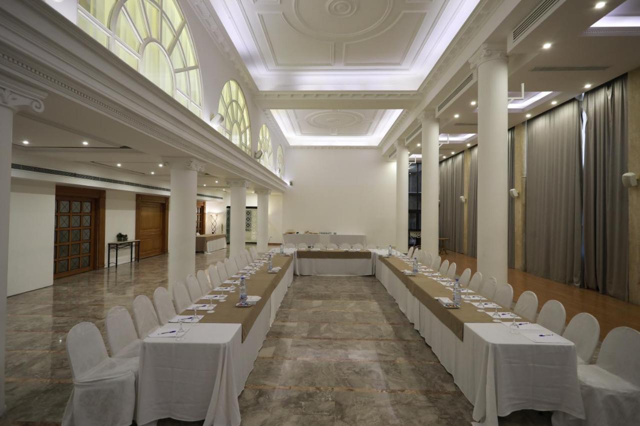Riviera Hotel And Beach Lounge, Бейрут Екстериор снимка