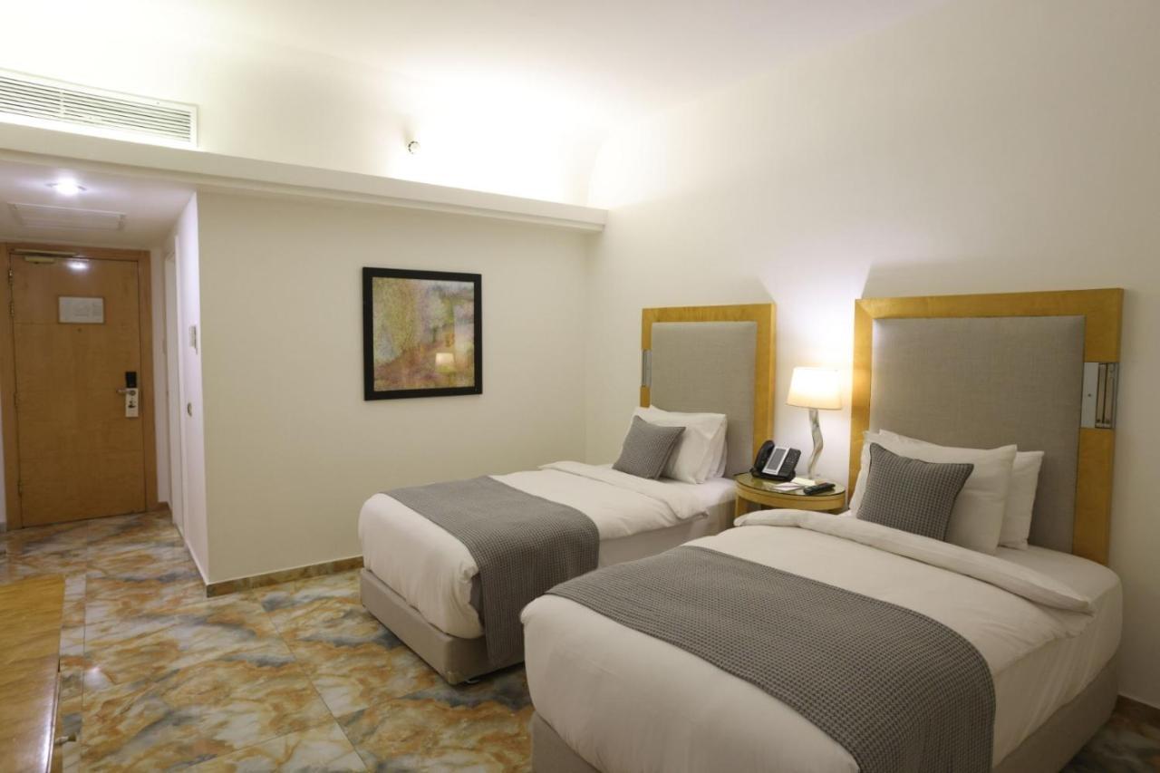 Riviera Hotel And Beach Lounge, Бейрут Екстериор снимка