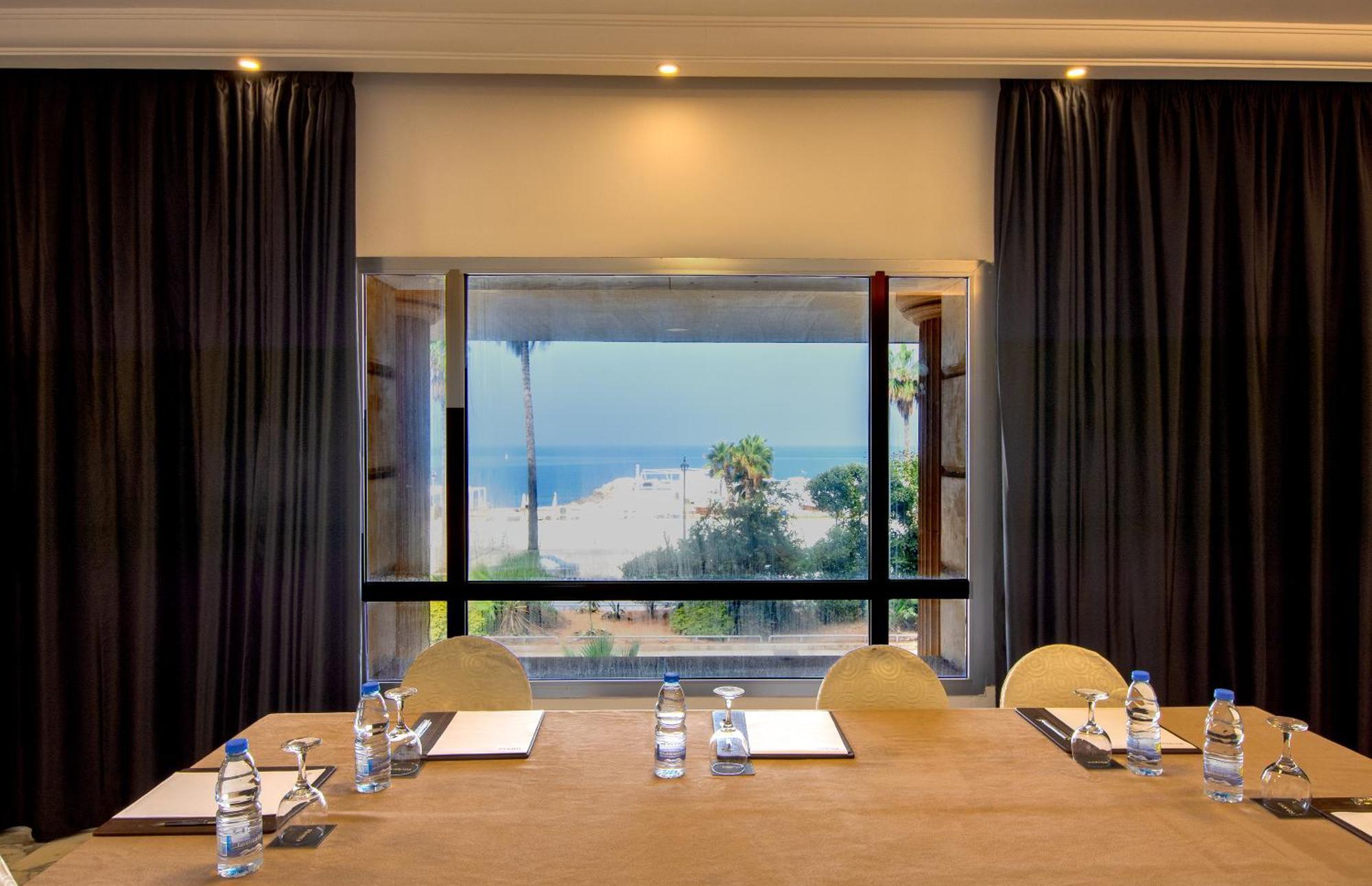 Riviera Hotel And Beach Lounge, Бейрут Екстериор снимка